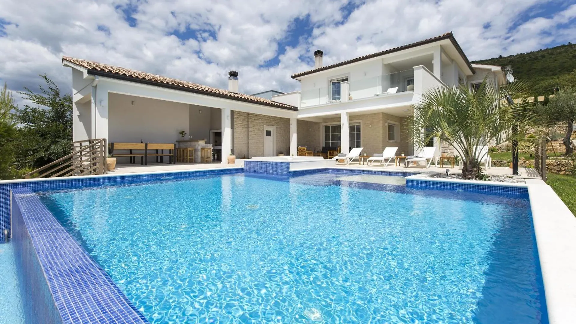 Villa Casta Diva With Sea View And Wellness Koromačno